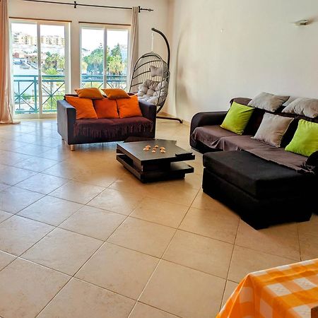 Two Bedroom Apartment - 110M2, Ac, Terrace, Wi-Fi Lagos Exterior photo